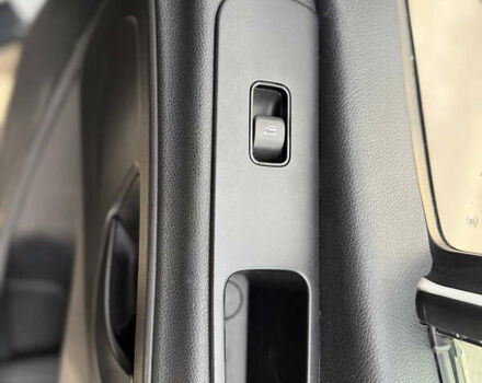 Белый Мерседес Sprinter, объемом двигателя 2.1 л и пробегом 325 тыс. км за 39984 $, фото 8 на Automoto.ua