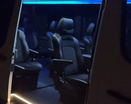 Белый Мерседес Sprinter, объемом двигателя 2.14 л и пробегом 777 тыс. км за 36660 $, фото 5 на Automoto.ua