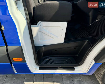 Белый Мерседес Sprinter, объемом двигателя 2.14 л и пробегом 218 тыс. км за 25000 $, фото 29 на Automoto.ua