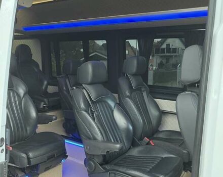 Белый Мерседес Sprinter, объемом двигателя 2.14 л и пробегом 470 тыс. км за 31000 $, фото 2 на Automoto.ua