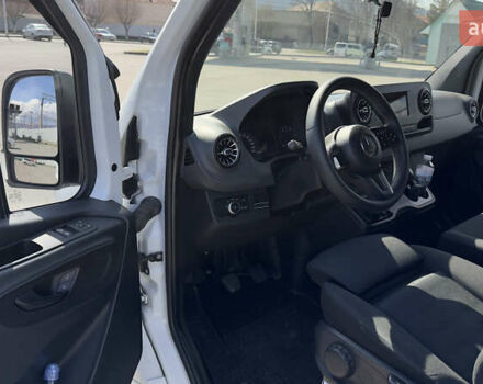 Белый Мерседес Sprinter, объемом двигателя 2.14 л и пробегом 220 тыс. км за 37000 $, фото 15 на Automoto.ua