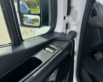 Белый Мерседес Sprinter, объемом двигателя 3 л и пробегом 491 тыс. км за 39999 $, фото 27 на Automoto.ua