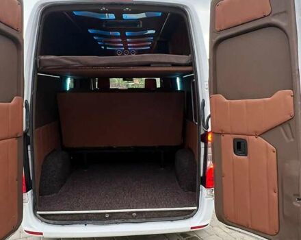 Белый Мерседес Sprinter, объемом двигателя 2.14 л и пробегом 289 тыс. км за 29999 $, фото 31 на Automoto.ua