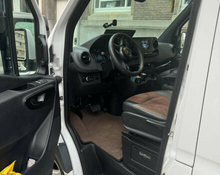 Белый Мерседес Sprinter, объемом двигателя 3 л и пробегом 360 тыс. км за 52744 $, фото 3 на Automoto.ua