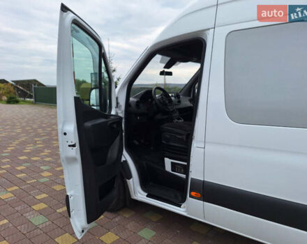 Белый Мерседес Sprinter, объемом двигателя 0 л и пробегом 320 тыс. км за 46000 $, фото 11 на Automoto.ua