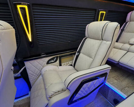 Белый Мерседес Sprinter, объемом двигателя 2.14 л и пробегом 375 тыс. км за 69000 $, фото 7 на Automoto.ua