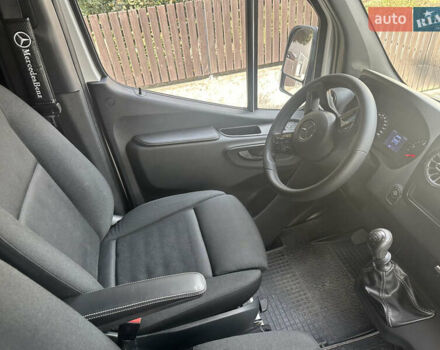 Белый Мерседес Sprinter, объемом двигателя 2.14 л и пробегом 220 тыс. км за 37000 $, фото 5 на Automoto.ua
