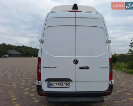 Белый Мерседес Sprinter, объемом двигателя 0 л и пробегом 320 тыс. км за 46000 $, фото 4 на Automoto.ua