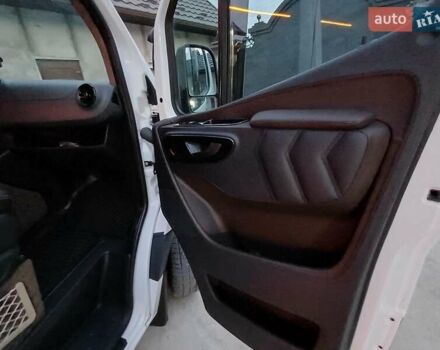 Белый Мерседес Sprinter, объемом двигателя 2.9 л и пробегом 365 тыс. км за 41999 $, фото 41 на Automoto.ua