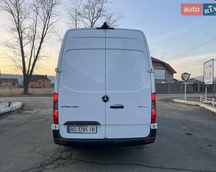 Белый Мерседес Sprinter, объемом двигателя 3 л и пробегом 200 тыс. км за 43888 $, фото 11 на Automoto.ua