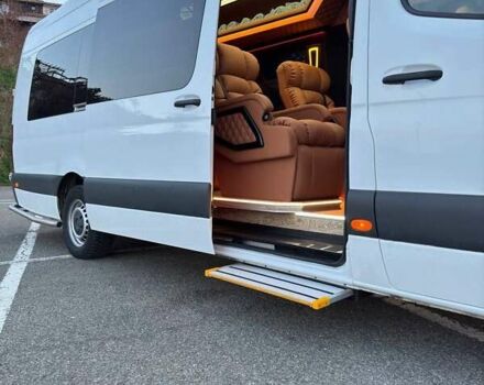 Белый Мерседес Sprinter, объемом двигателя 2.2 л и пробегом 260 тыс. км за 80000 $, фото 5 на Automoto.ua