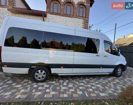Белый Мерседес Sprinter, объемом двигателя 2.99 л и пробегом 382 тыс. км за 41999 $, фото 2 на Automoto.ua