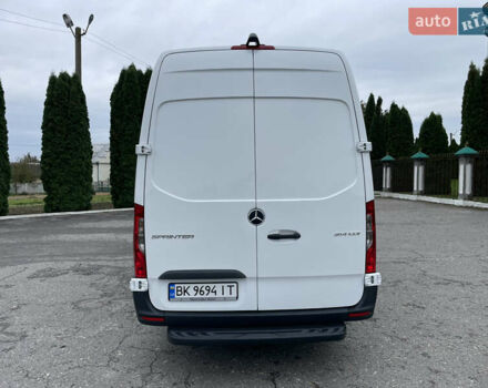 Белый Мерседес Sprinter, объемом двигателя 2.14 л и пробегом 201 тыс. км за 31700 $, фото 4 на Automoto.ua