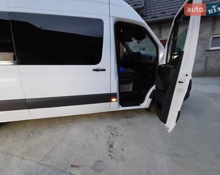 Белый Мерседес Sprinter, объемом двигателя 2.9 л и пробегом 365 тыс. км за 41999 $, фото 4 на Automoto.ua