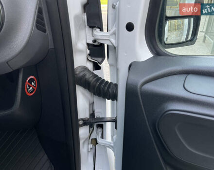 Белый Мерседес Sprinter, объемом двигателя 2.99 л и пробегом 126 тыс. км за 43266 $, фото 67 на Automoto.ua