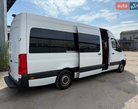 Белый Мерседес Sprinter, объемом двигателя 2.14 л и пробегом 260 тыс. км за 47000 $, фото 2 на Automoto.ua