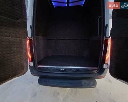 Белый Мерседес Sprinter, объемом двигателя 2.9 л и пробегом 365 тыс. км за 41999 $, фото 22 на Automoto.ua