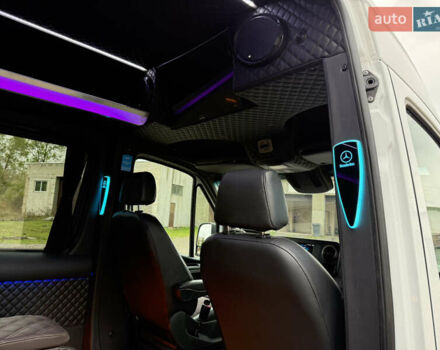 Білий Мерседес Sprinter, об'ємом двигуна 2 л та пробігом 295 тис. км за 44777 $, фото 41 на Automoto.ua