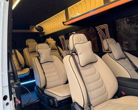 Белый Мерседес Sprinter, объемом двигателя 1.95 л и пробегом 320 тыс. км за 40000 $, фото 1 на Automoto.ua