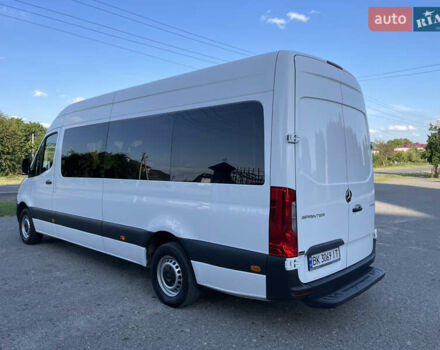 Белый Мерседес Sprinter, объемом двигателя 2.2 л и пробегом 272 тыс. км за 31700 $, фото 2 на Automoto.ua