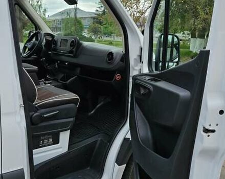 Белый Мерседес Sprinter, объемом двигателя 2.14 л и пробегом 301 тыс. км за 45400 $, фото 7 на Automoto.ua