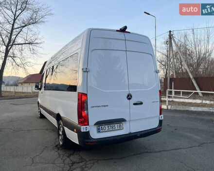 Белый Мерседес Sprinter, объемом двигателя 3 л и пробегом 200 тыс. км за 43888 $, фото 10 на Automoto.ua
