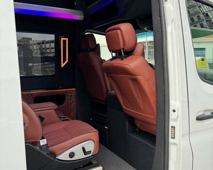 Белый Мерседес Sprinter, объемом двигателя 2.99 л и пробегом 130 тыс. км за 59800 $, фото 2 на Automoto.ua