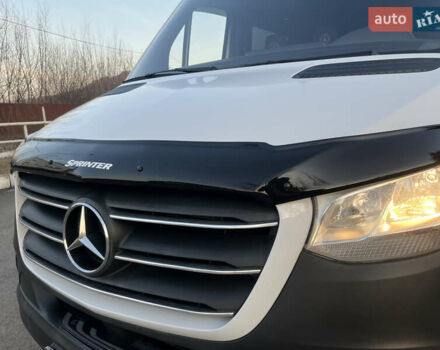 Белый Мерседес Sprinter, объемом двигателя 3 л и пробегом 200 тыс. км за 43888 $, фото 46 на Automoto.ua
