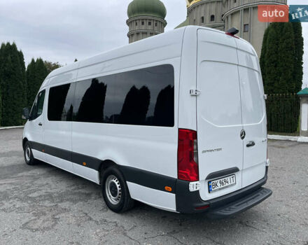 Белый Мерседес Sprinter, объемом двигателя 2.14 л и пробегом 201 тыс. км за 31700 $, фото 3 на Automoto.ua
