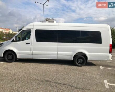Білий Мерседес Sprinter, об'ємом двигуна 2.99 л та пробігом 220 тис. км за 51500 $, фото 2 на Automoto.ua