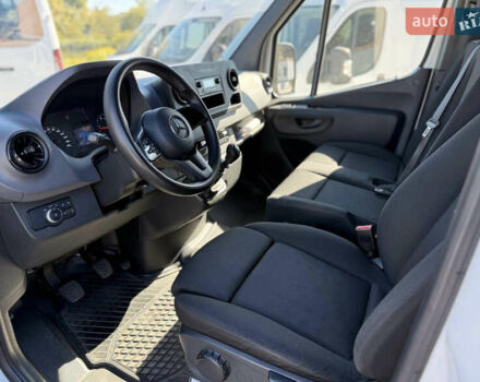Белый Мерседес Sprinter, объемом двигателя 2.3 л и пробегом 257 тыс. км за 33872 $, фото 7 на Automoto.ua