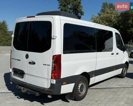 Белый Мерседес Sprinter, объемом двигателя 2.3 л и пробегом 257 тыс. км за 33872 $, фото 2 на Automoto.ua