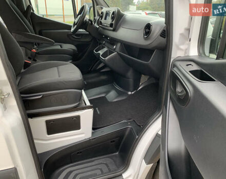 Белый Мерседес Sprinter, объемом двигателя 1.95 л и пробегом 173 тыс. км за 28950 $, фото 24 на Automoto.ua