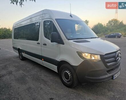 Белый Мерседес Sprinter, объемом двигателя 1.95 л и пробегом 62 тыс. км за 69000 $, фото 2 на Automoto.ua