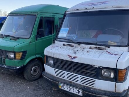 Белый Мерседес Sprinter, объемом двигателя 0 л и пробегом 253 тыс. км за 1400 $, фото 1 на Automoto.ua