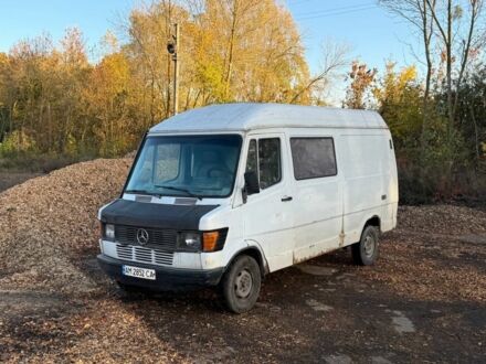 Білий Мерседес Sprinter, об'ємом двигуна 2.9 л та пробігом 300 тис. км за 1800 $, фото 1 на Automoto.ua