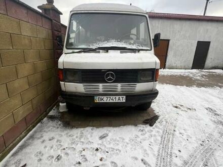 Белый Мерседес Sprinter, объемом двигателя 2.3 л и пробегом 50 тыс. км за 3000 $, фото 1 на Automoto.ua