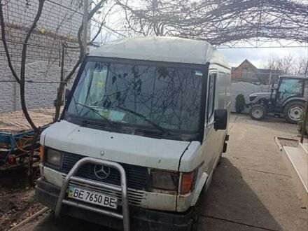 Белый Мерседес Sprinter, объемом двигателя 2.3 л и пробегом 500 тыс. км за 1500 $, фото 1 на Automoto.ua
