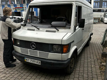 Белый Мерседес Sprinter, объемом двигателя 2.3 л и пробегом 280 тыс. км за 5000 $, фото 1 на Automoto.ua