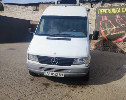 Белый Мерседес Sprinter, объемом двигателя 2.3 л и пробегом 170 тыс. км за 3900 $, фото 1 на Automoto.ua