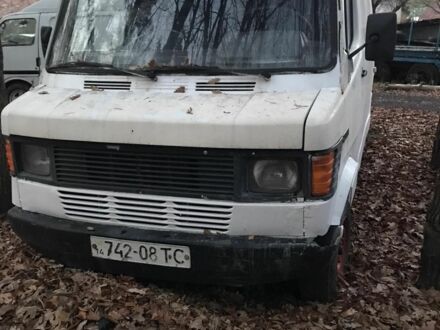 Мерседес Sprinter 1995 у Львові на Automoto.ua Білий Мерседес Sprinter, об'ємом двигуна 2 л та пробігом 200 тис. км за 1700 $, фото 1 на Automoto.ua