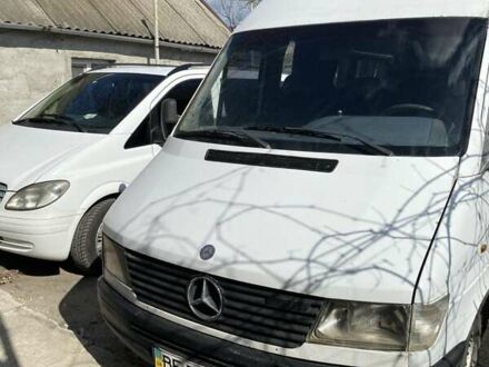 Белый Мерседес Sprinter, объемом двигателя 2.3 л и пробегом 620 тыс. км за 4800 $, фото 1 на Automoto.ua