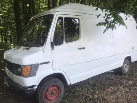 Белый Мерседес Sprinter, объемом двигателя 2 л и пробегом 200 тыс. км за 1700 $, фото 1 на Automoto.ua