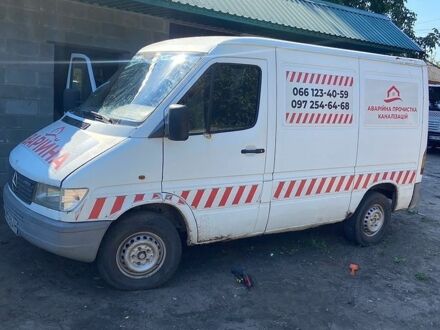 Білий Мерседес Sprinter, об'ємом двигуна 2.9 л та пробігом 300 тис. км за 2231 $, фото 1 на Automoto.ua