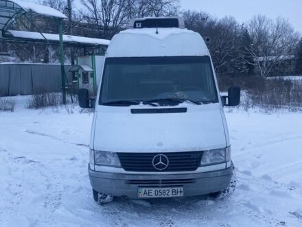 Білий Мерседес Sprinter, об'ємом двигуна 2.3 л та пробігом 400 тис. км за 4100 $, фото 1 на Automoto.ua
