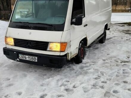 Белый Мерседес Sprinter, объемом двигателя 0 л и пробегом 385 тыс. км за 1475 $, фото 1 на Automoto.ua