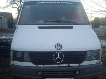Белый Мерседес Sprinter, объемом двигателя 2.9 л и пробегом 300 тыс. км за 3200 $, фото 1 на Automoto.ua