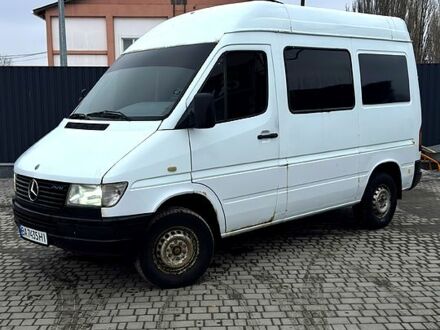 Белый Мерседес Sprinter, объемом двигателя 3 л и пробегом 300 тыс. км за 5999 $, фото 1 на Automoto.ua