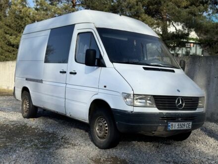 Белый Мерседес Sprinter, объемом двигателя 2.3 л и пробегом 100 тыс. км за 3699 $, фото 1 на Automoto.ua