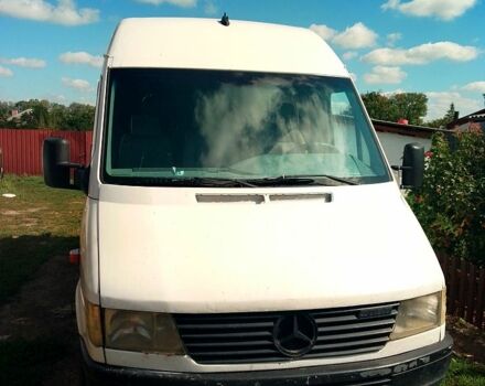 Белый Мерседес Sprinter, объемом двигателя 2.3 л и пробегом 600 тыс. км за 3500 $, фото 1 на Automoto.ua